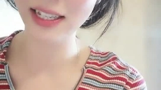 赛琳娜的黄金完整翻译版中文-直播 火辣身材的娜扎【沙滩上的贝壳酱】!